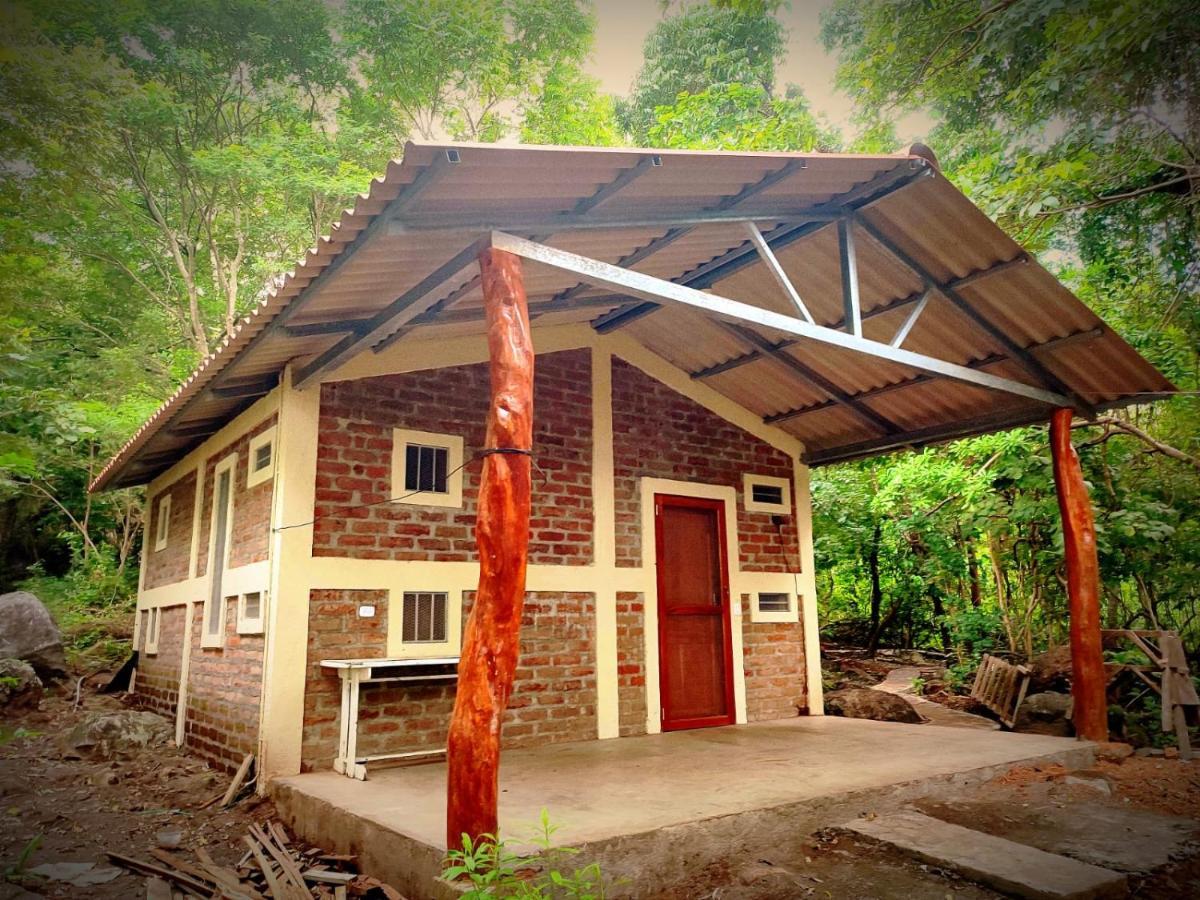 Raindance Hostel Santa Cruz Buitenkant foto