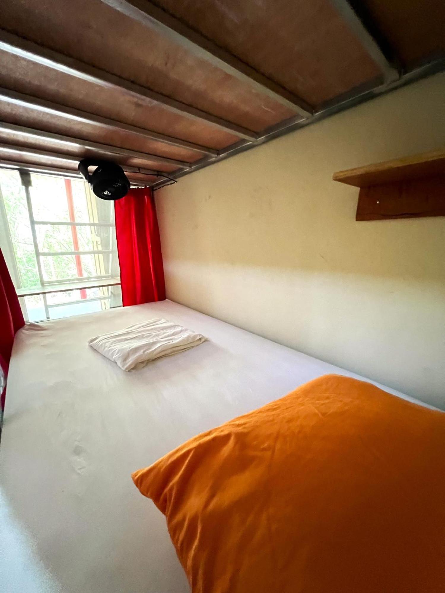 Raindance Hostel Santa Cruz Buitenkant foto