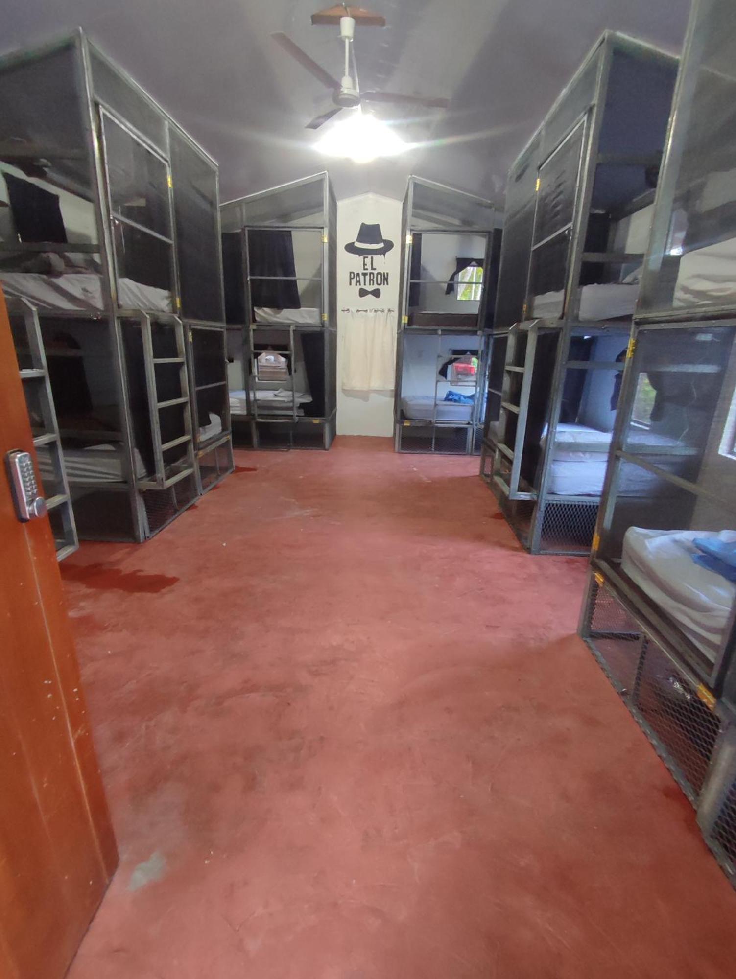 Raindance Hostel Santa Cruz Buitenkant foto